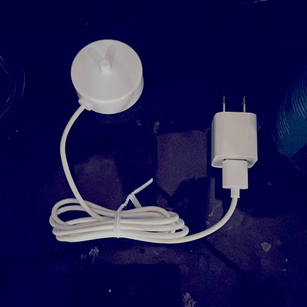 White Philips Sonicare 4100 Charger for Electric Toothbrush with Pressure Sensor